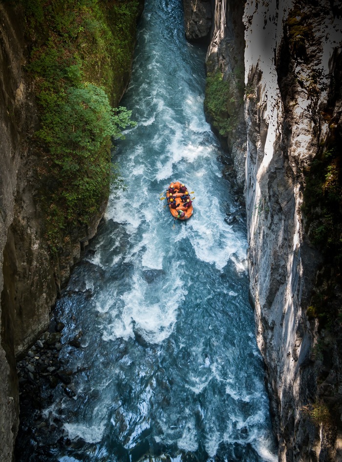 rafting: in discesa sul fiume